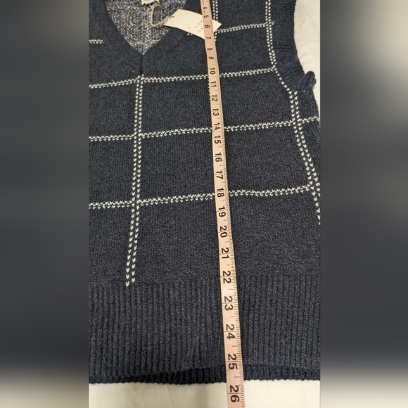 A New Day Blue Sweater Vest. - Picture 4 of 6